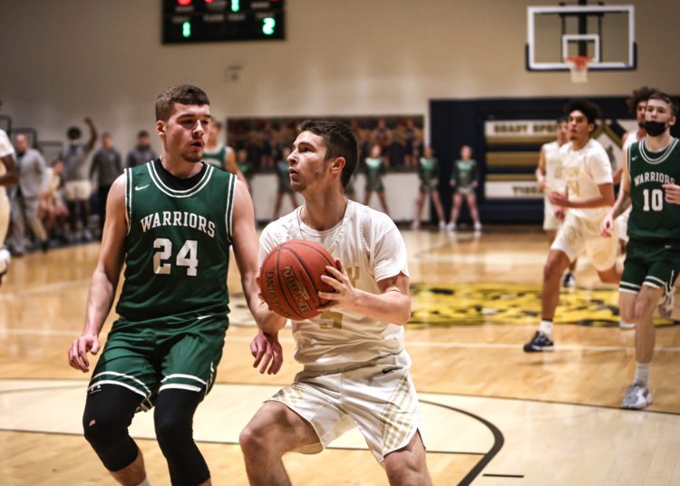 Shady Spring's Cole Chapman drives to the rim during a game against Wyoming East on Feb.1.
(Karen Akers/File Photo)