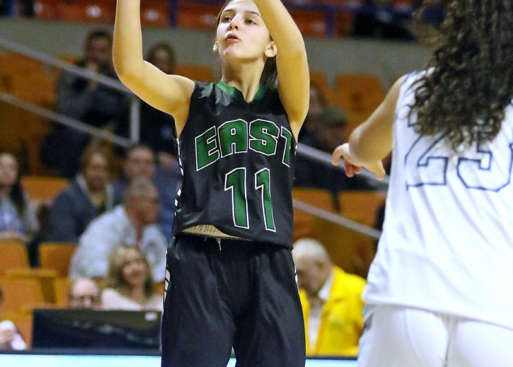 (Brad Davis/For LootPress) Wyoming East v Parkersburg Catholic, State Tournament Class AA Championship Game, March 12, 2022 in Charleston.