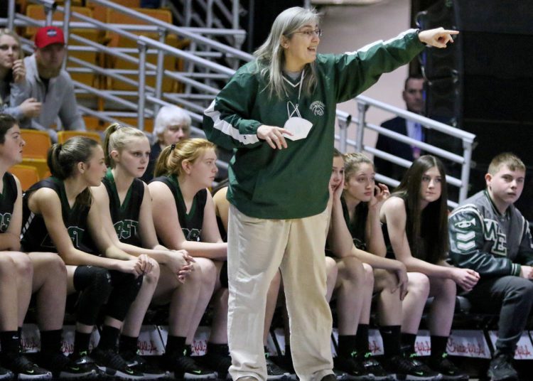 (Brad Davis/For LootPress) Wyoming East v Parkersburg Catholic, State Tournament Class AA Championship Game, March 12, 2022 in Charleston.