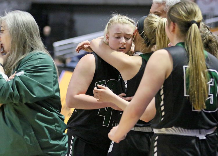 (Brad Davis/For LootPress) Wyoming East v Parkersburg Catholic, State Tournament Class AA Championship Game, March 12, 2022 in Charleston.