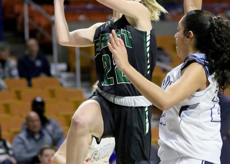 (Brad Davis/For LootPress) Wyoming East v Parkersburg Catholic, State Tournament Class AA Championship Game, March 12, 2022 in Charleston.