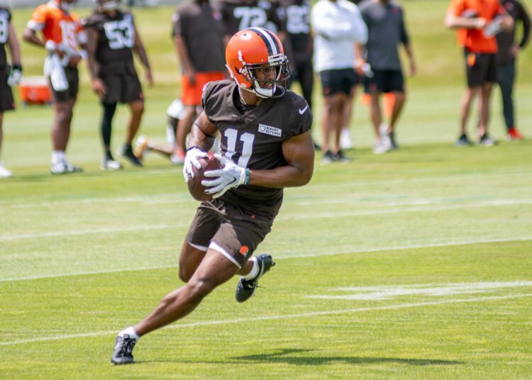 Gallery: Cleveland Browns host first practice of training camp at