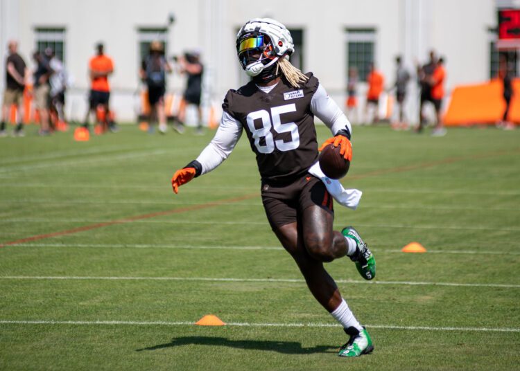 Gallery: Cleveland Browns host first practice of training camp at