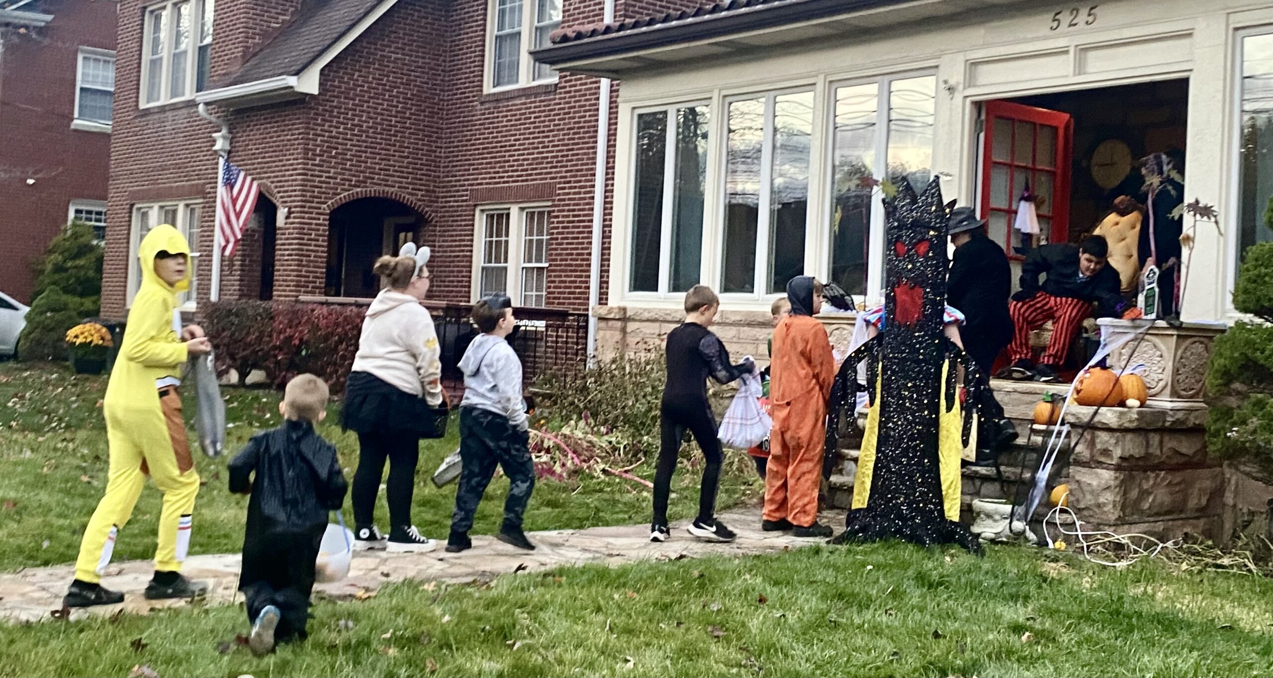 Beckley TrickorTreaters enjoy chilly Halloween ahead of first snow of