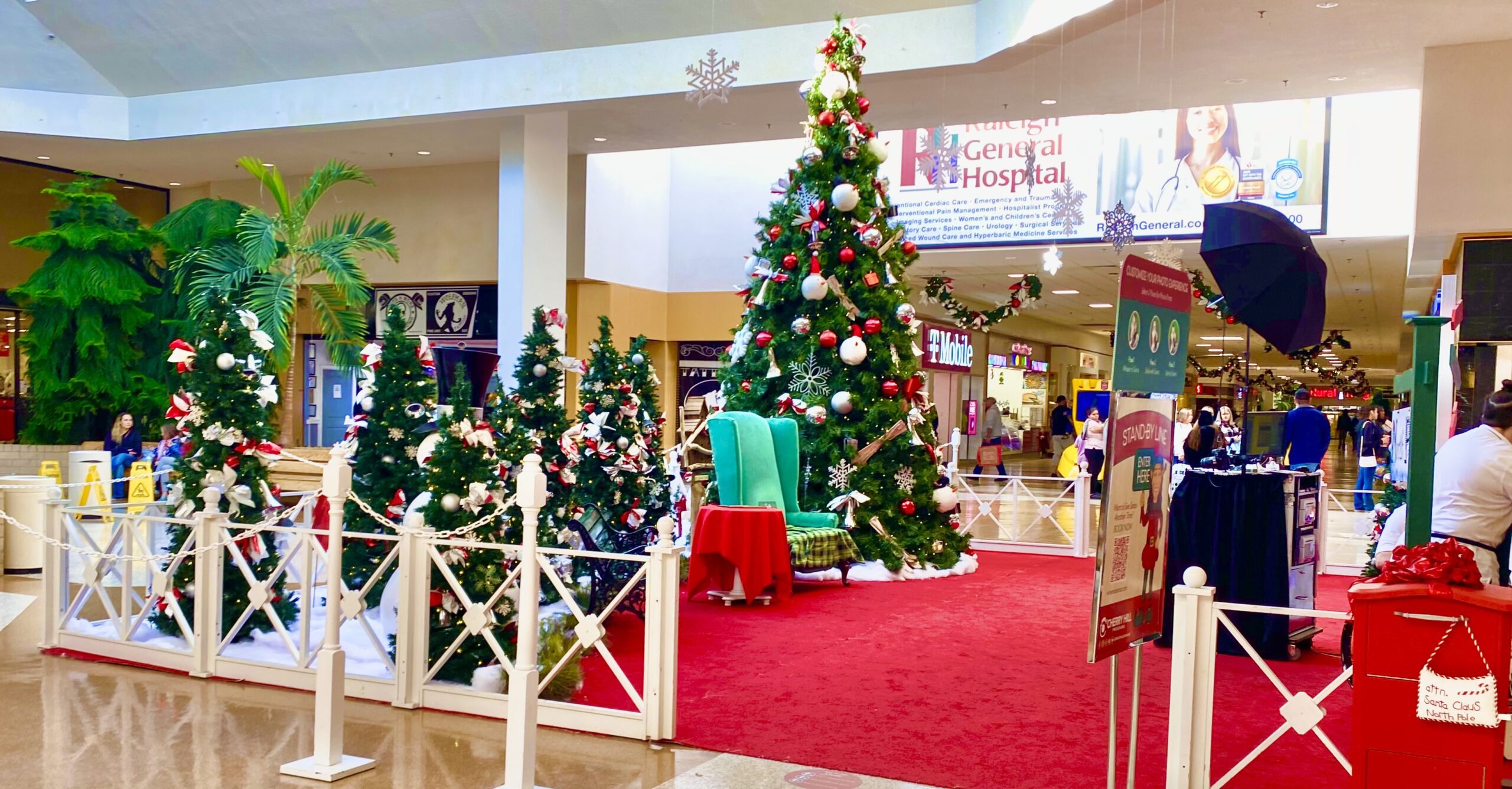 Holiday season in full swing at the Crossroads Mall