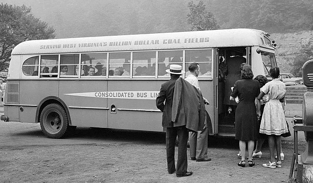 Passengers boarding a Consolidated Bus Lines bus in West Virginia | Library of Congress